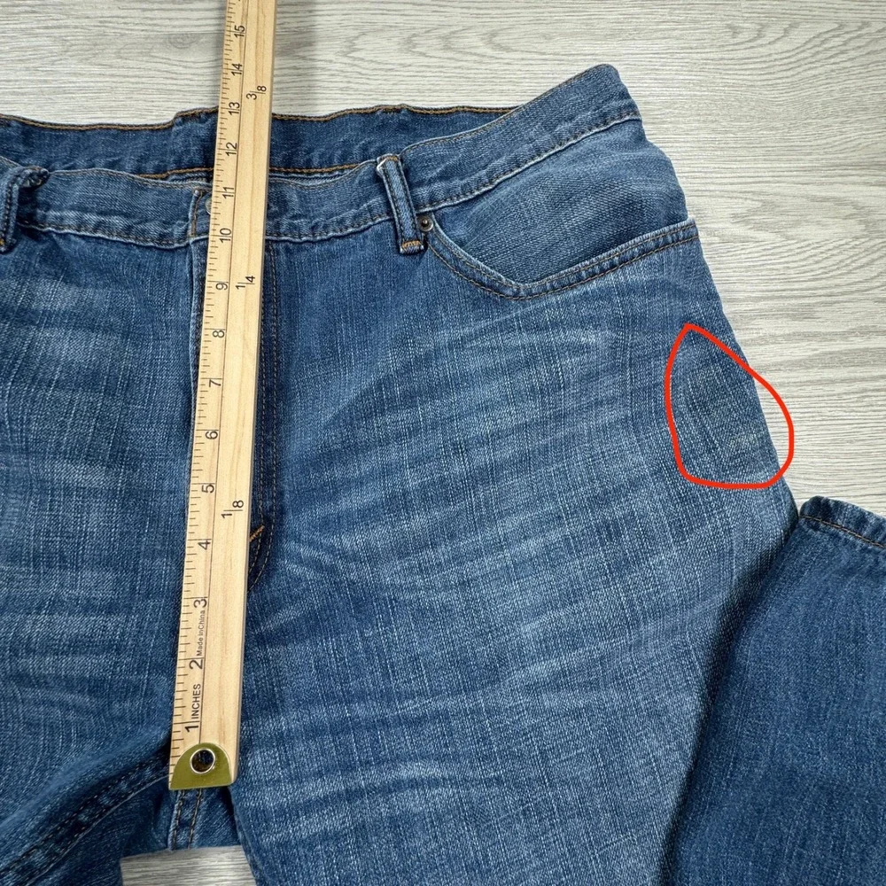Levis *orders ship